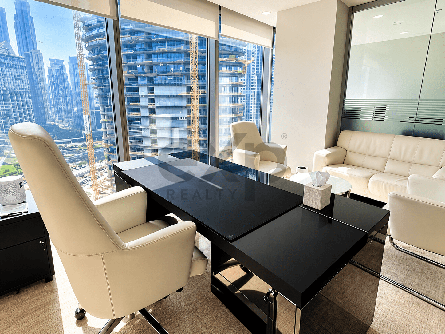 مكتب for rent in Dubai, Business Bay, Dubai, 725 ft²