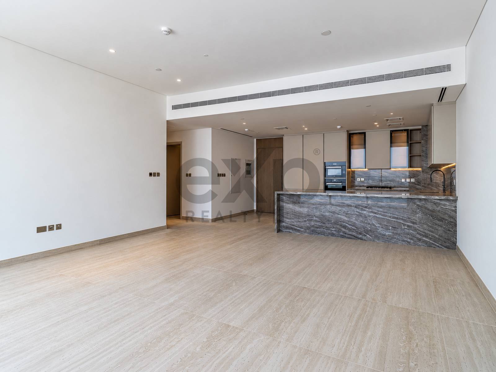 Apartment for rent in Dubai, Palm Jumeirah, Dubai, 2428 ft²