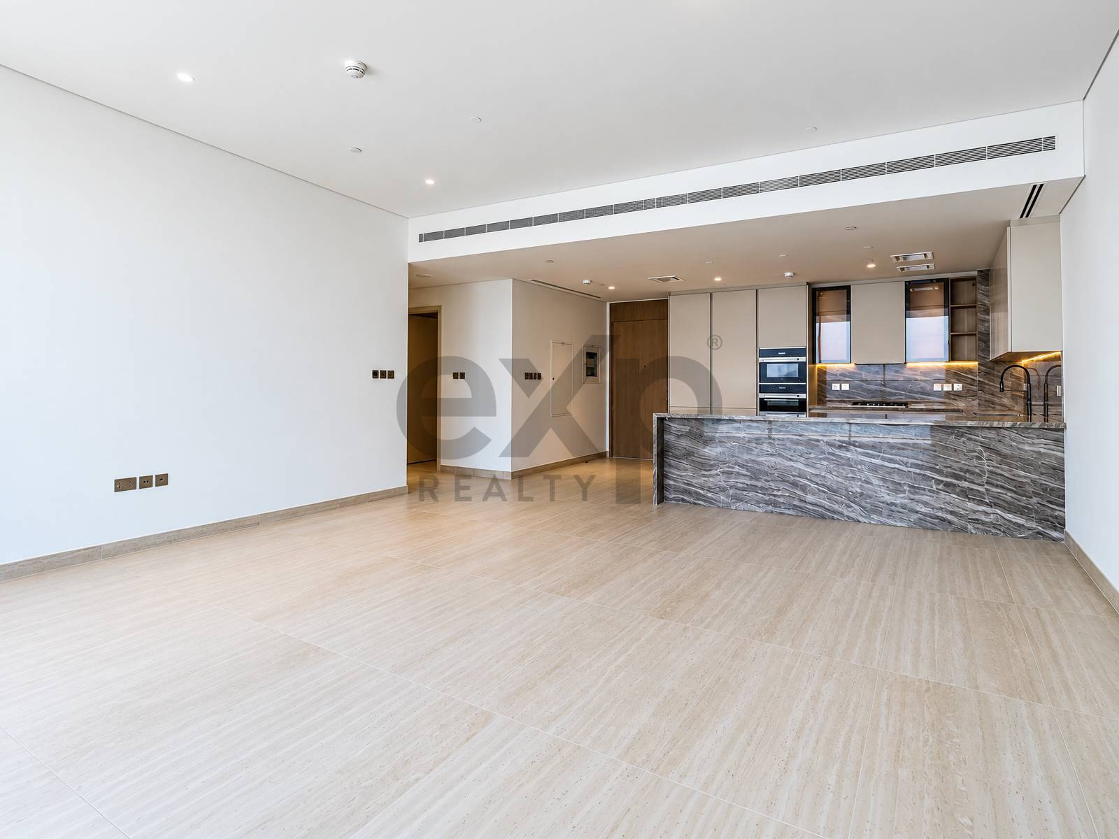 Apartment for rent in Dubai, Palm Jumeirah, Dubai, 2428 ft²
