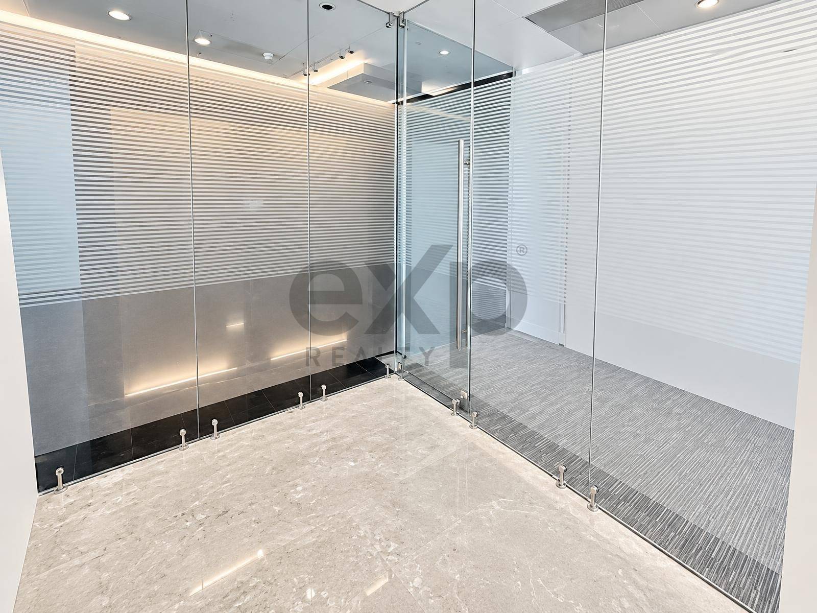 مكتب for rent in Dubai, Dubai Internet City, Dubai, 14731 ft²