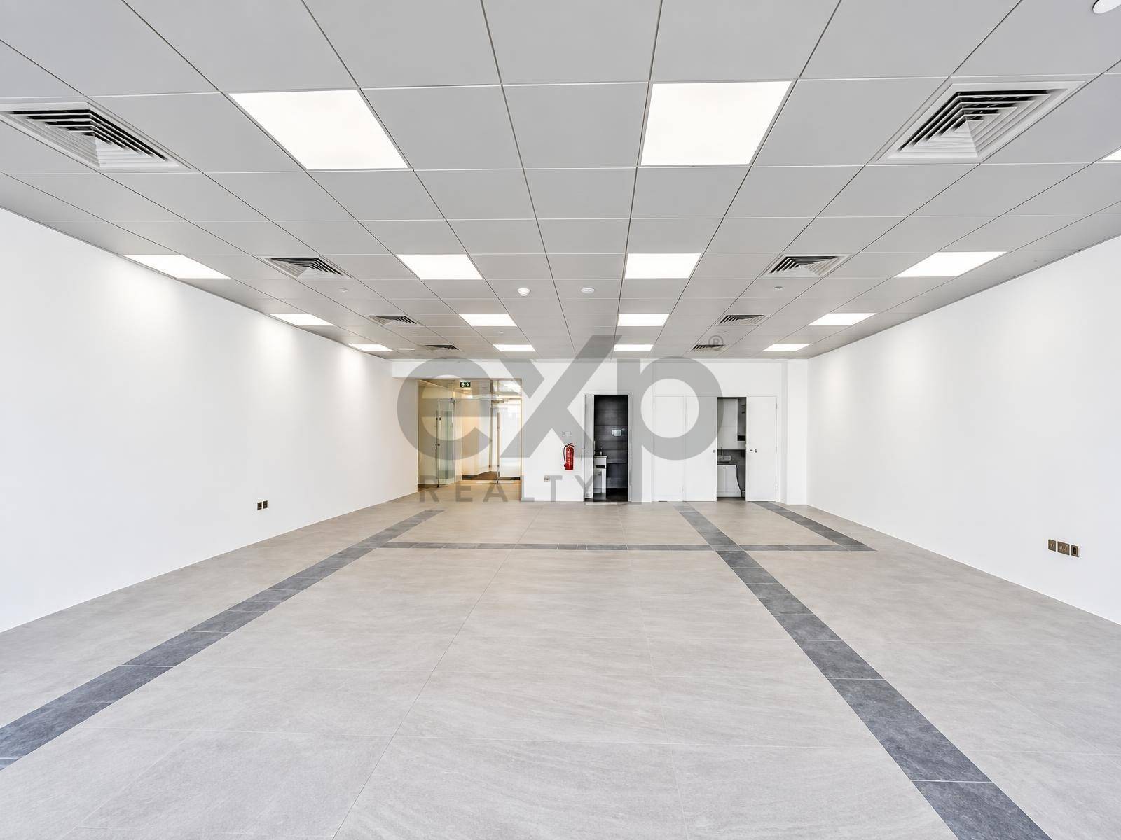 Office for rent in Dubai, Dubai Internet City, Dubai, 14731 ft²