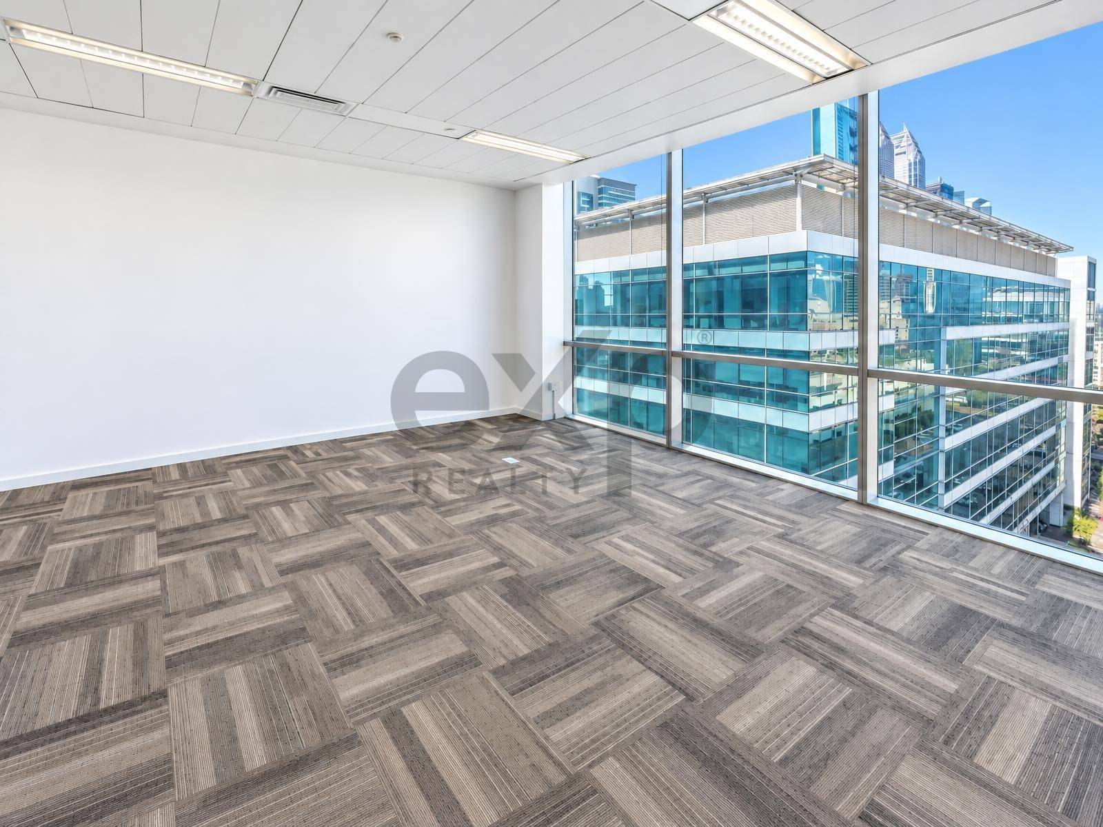 مكتب for rent in Dubai, Sheikh Zayed Road, Dubai, 1113 ft²