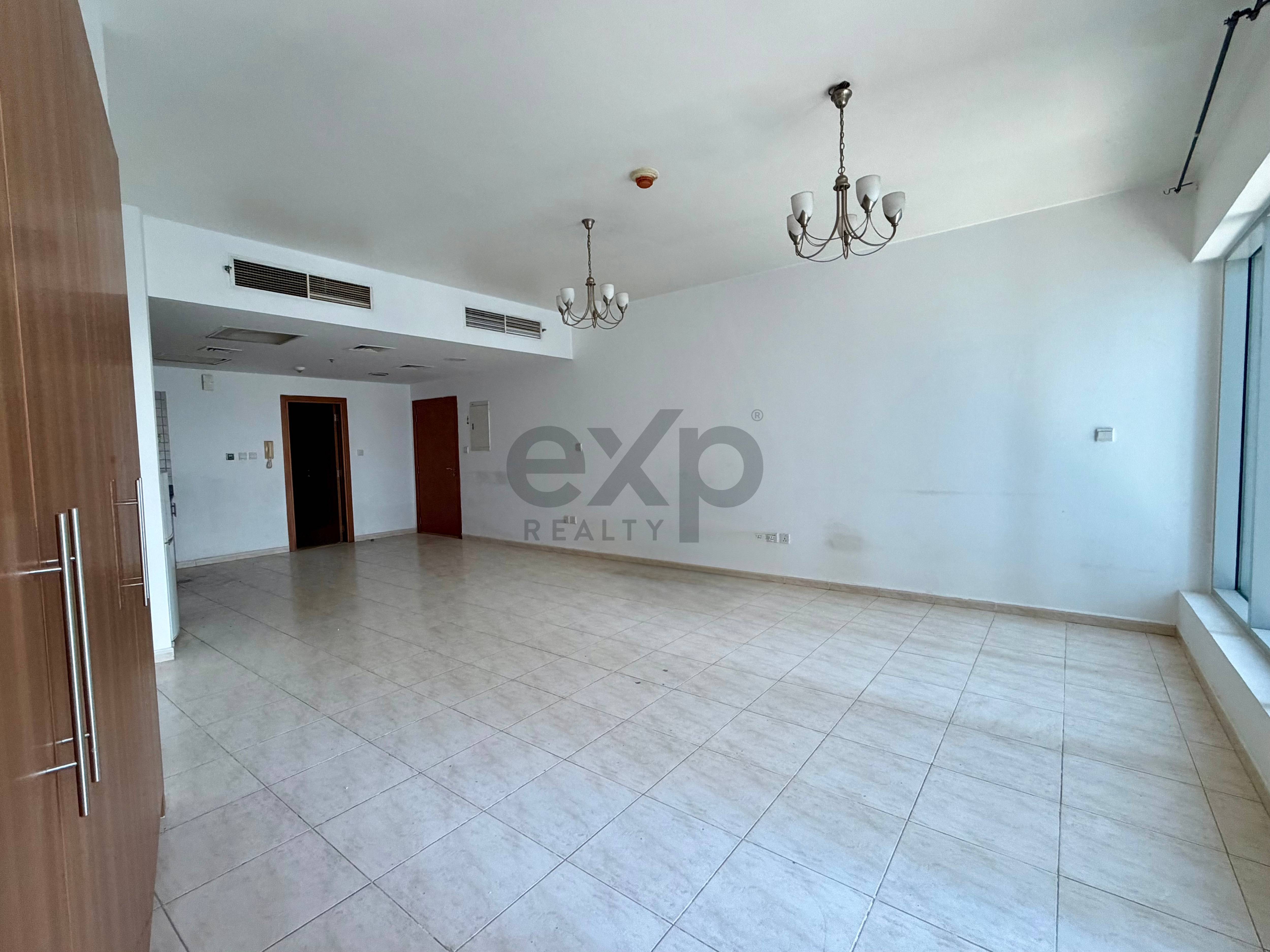شقة for rent in Dubai, Dubai Residence Complex, Dubai, 570 ft²