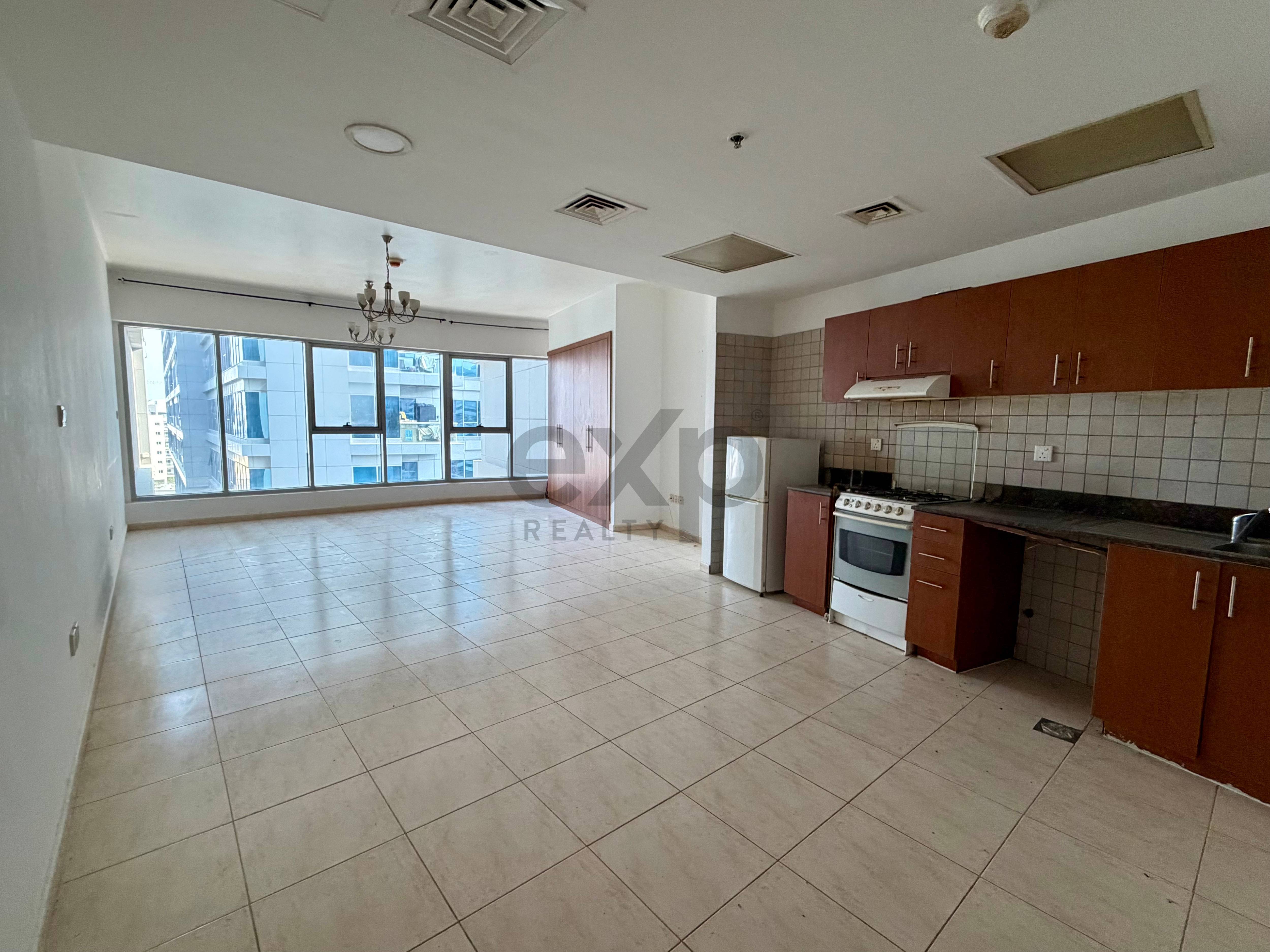 شقة for rent in Dubai, Dubai Residence Complex, Dubai, 570 ft²