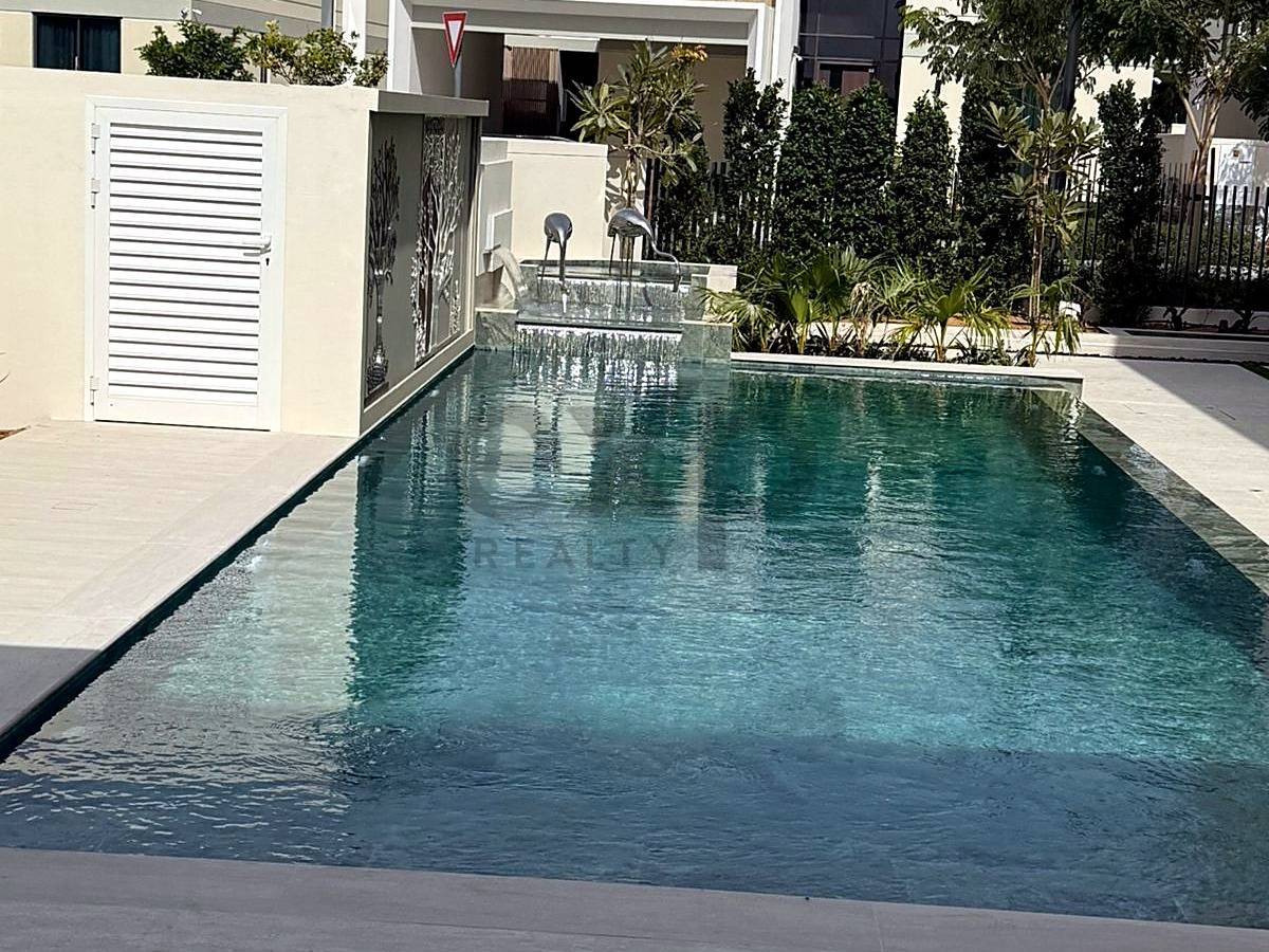 Villa for rent in Dubai, Tilal Al Ghaf, Dubai, 5697 ft²