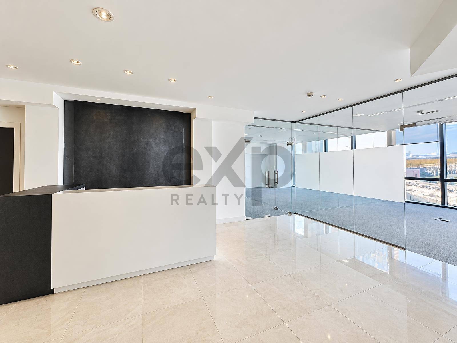 مكتب for rent in Dubai, Downtown Dubai, Dubai, 7243 ft²