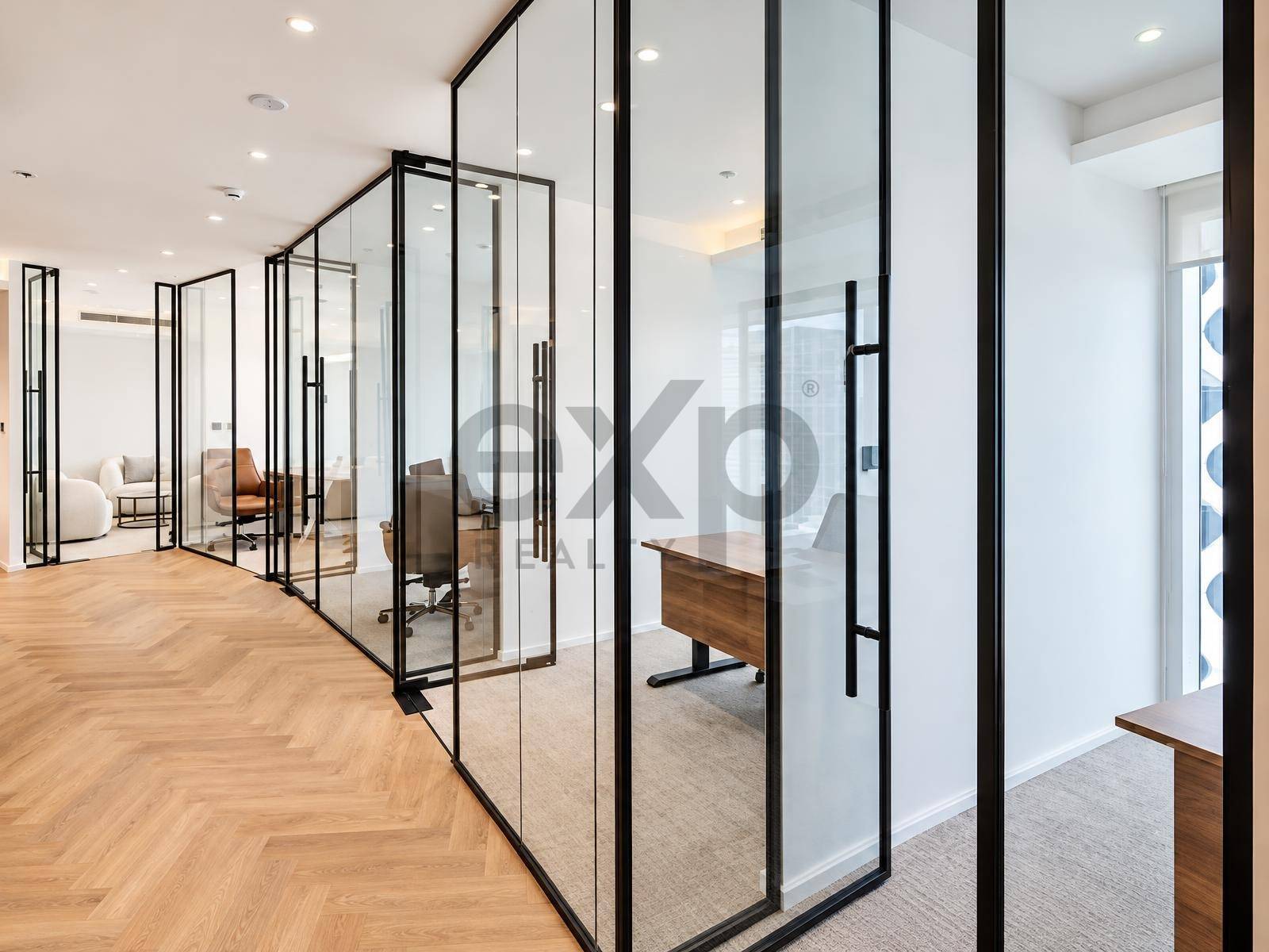 Office for rent in Dubai, Business Bay, Dubai, 1727 ft²
