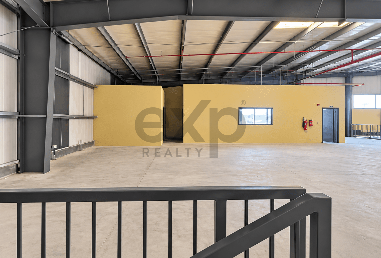 Warehouse for rent in Dubai, Dubai Investment Park (DIP), Dubai, 12116 ft²