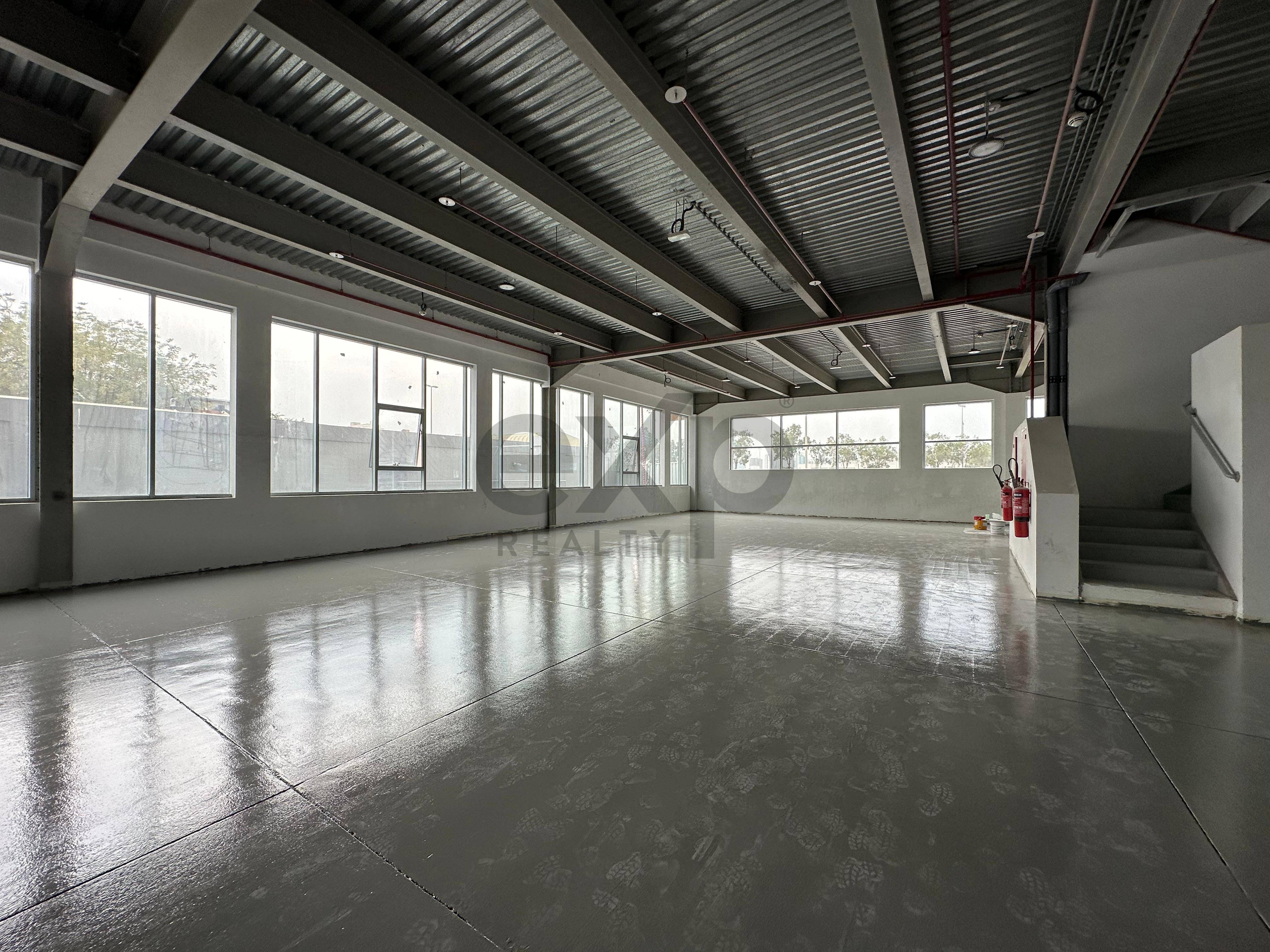 مستودع for rent in Dubai, Al Qusais, Dubai, 3200 ft²