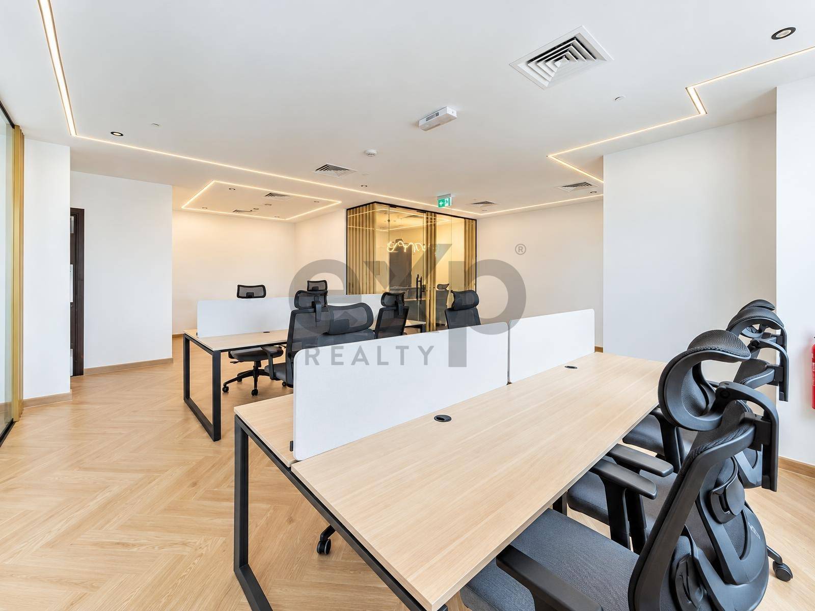 Office for rent in Dubai, Business Bay, Dubai, 1158 ft²