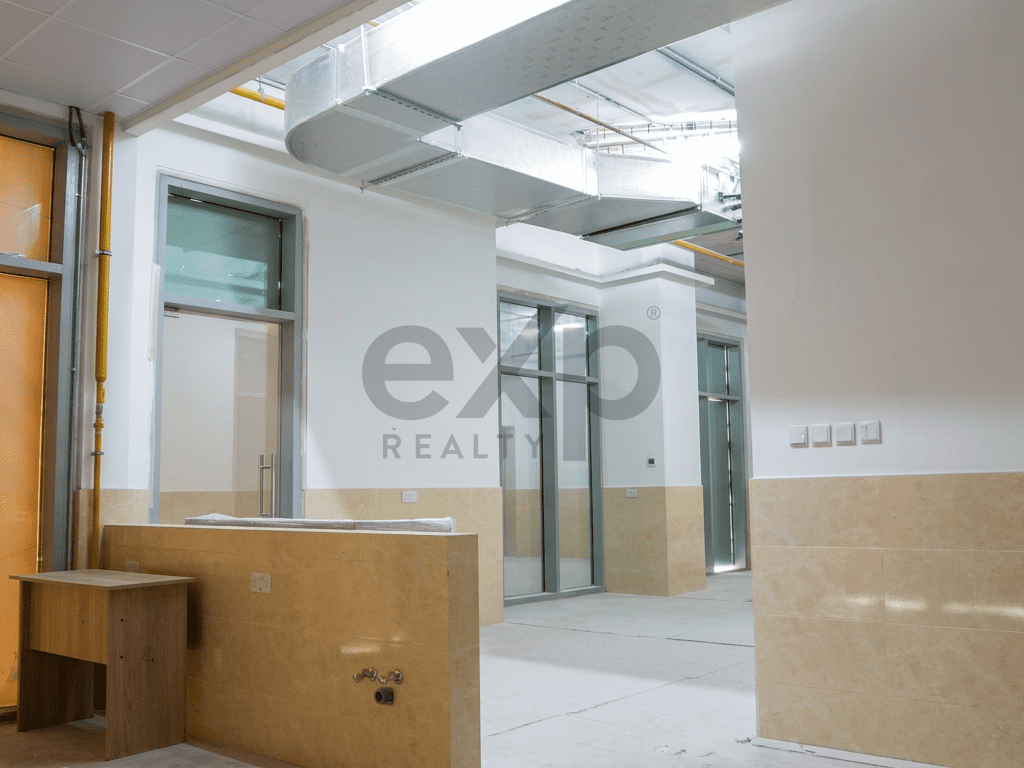 Retail for rent in Dubai, Deira, Dubai, 1658 ft²