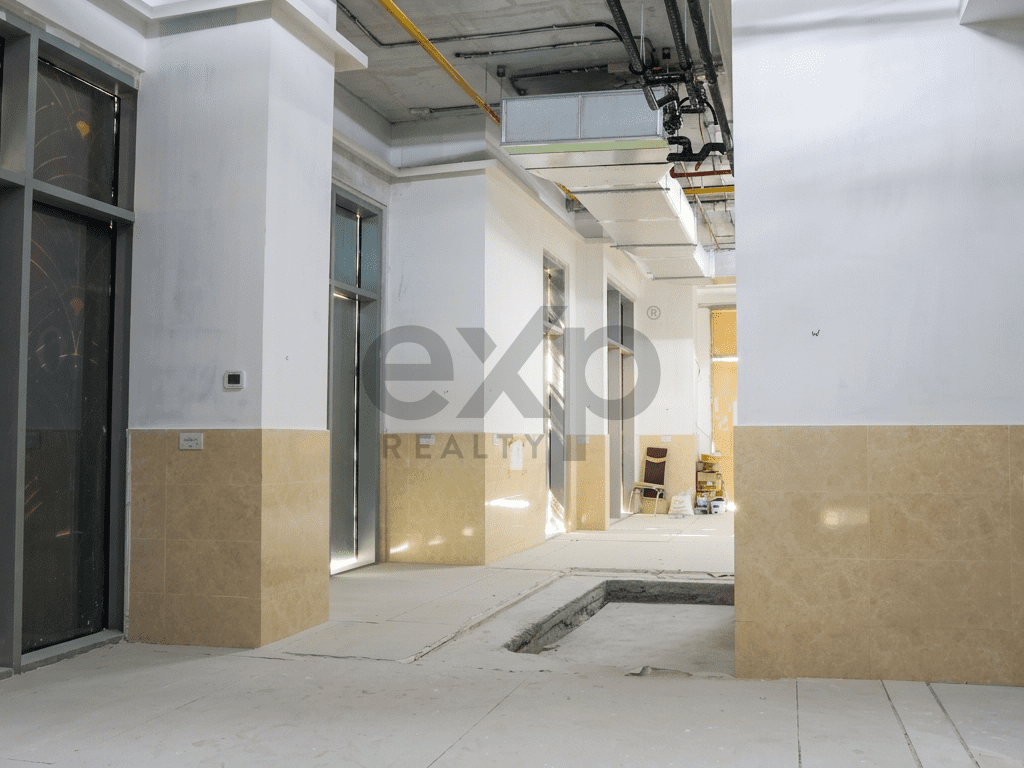 Retail for rent in Dubai, Deira, Dubai, 1658 ft²