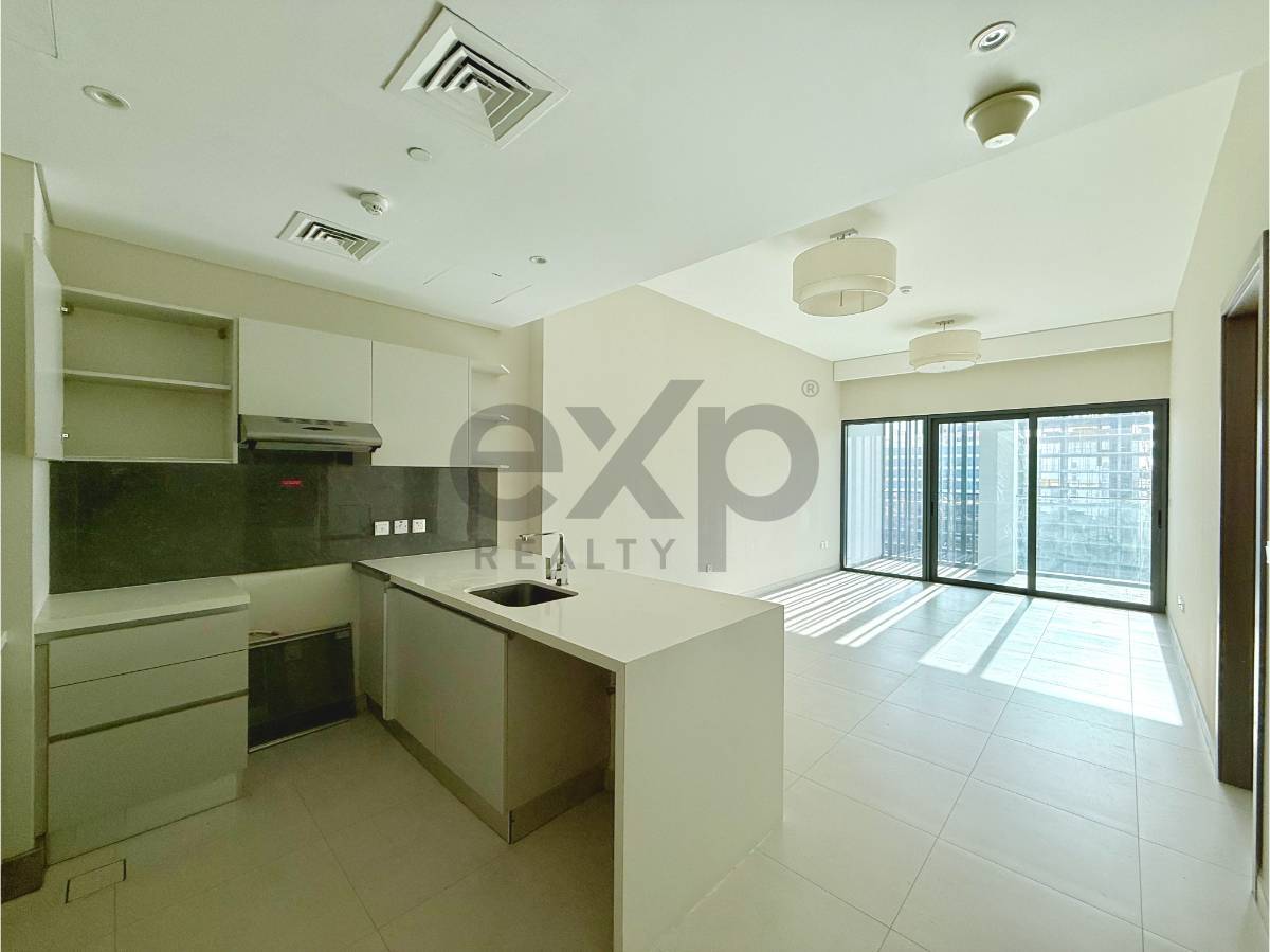 Apartment for rent in Dubai, Business Bay, Dubai, 975 ft²