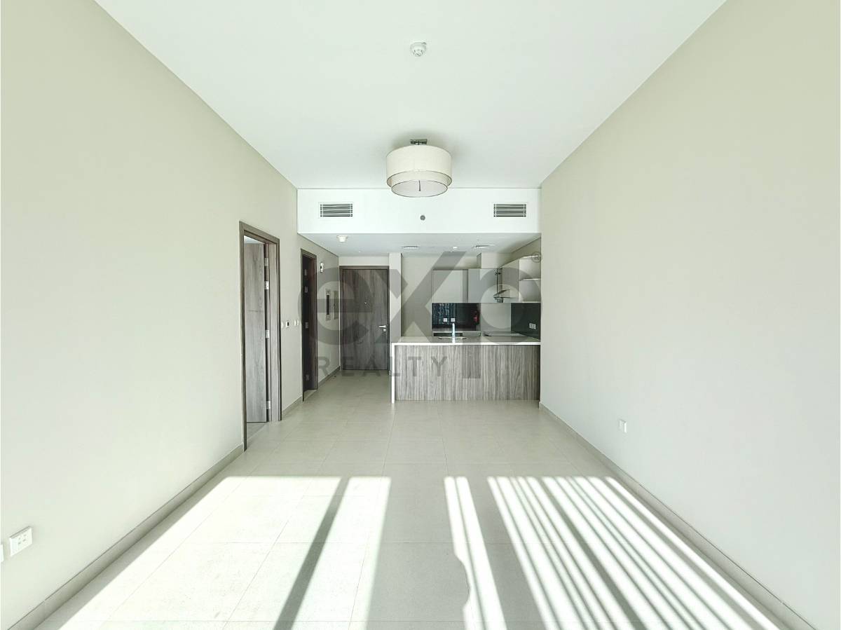 Apartment for rent in Dubai, Business Bay, Dubai, 975 ft²