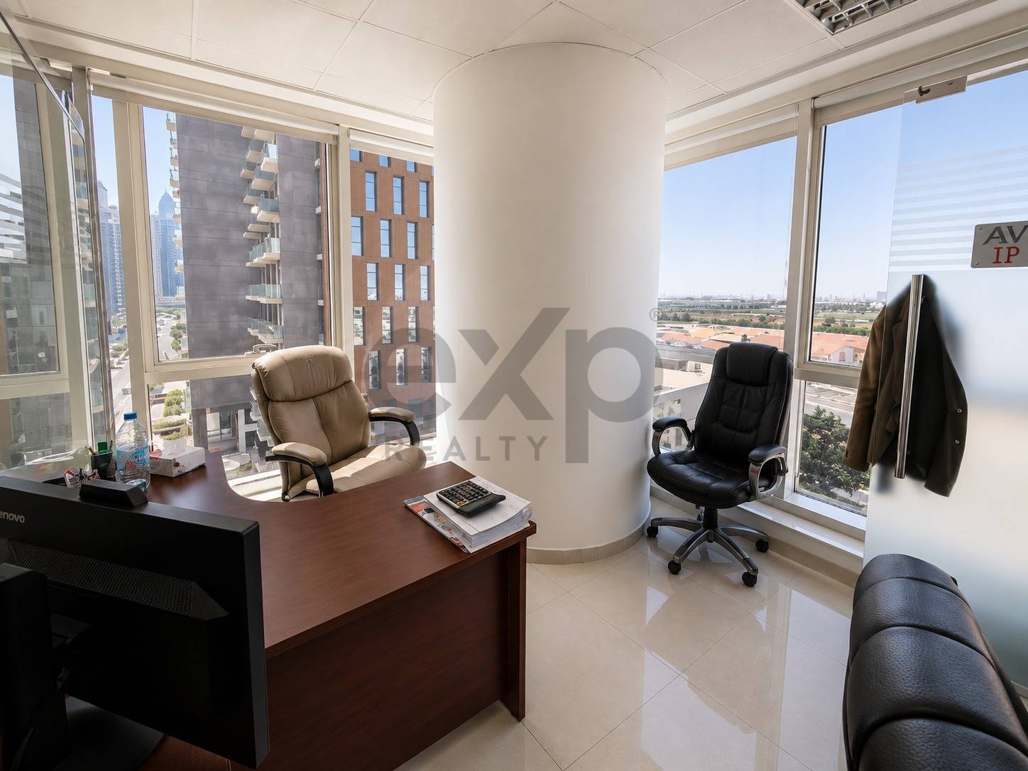 Office for sale in Dubai, Business Bay, Dubai, 934 ft²