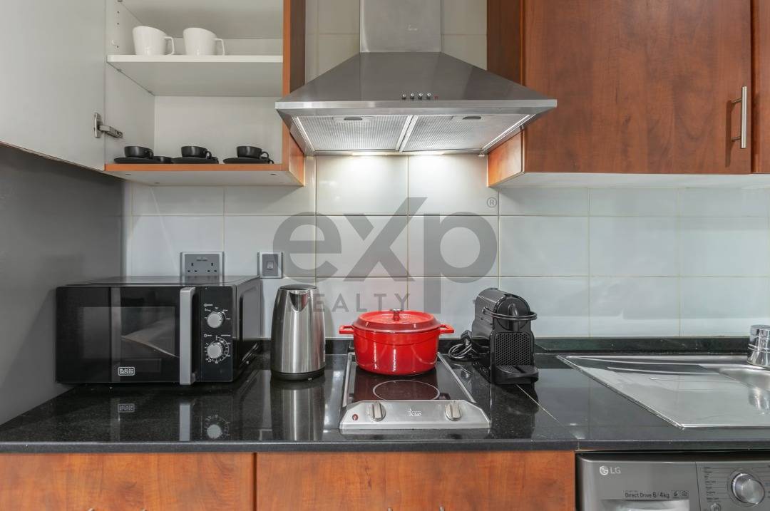 Apartment for sale in Dubai, Jumeirah Lake Towers (JLT), Dubai, 420 ft²