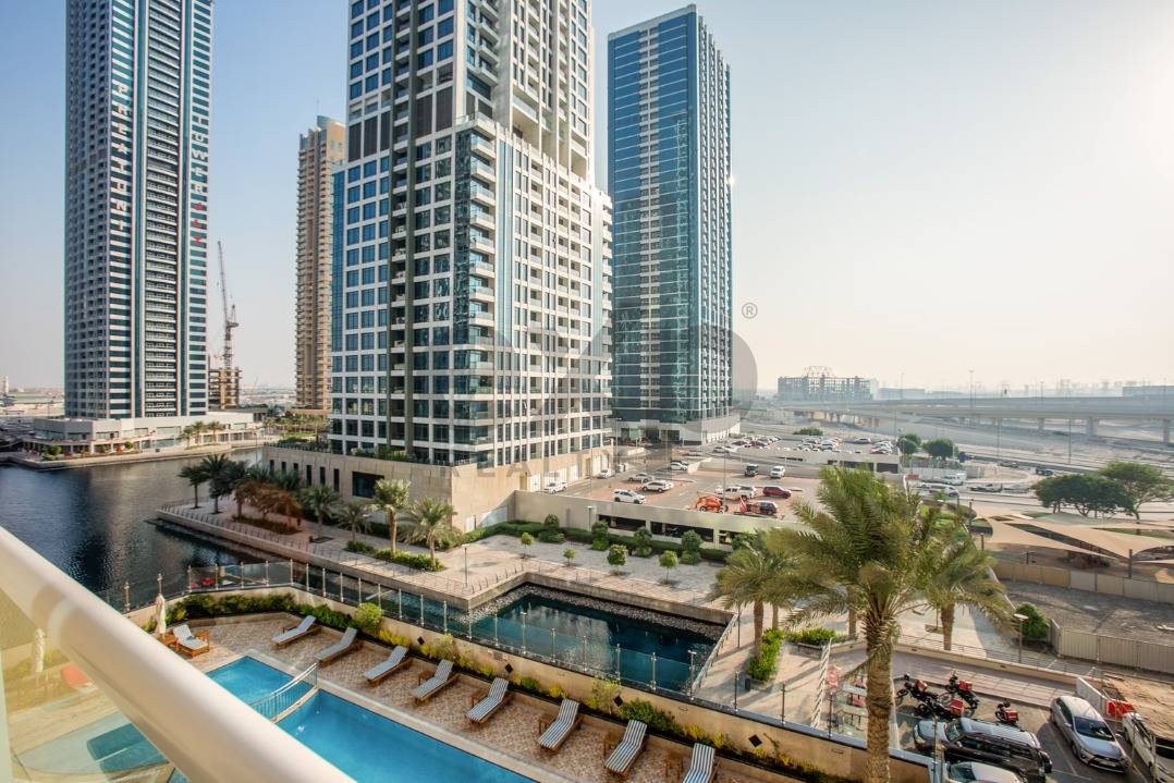 Apartment for sale in Dubai, Jumeirah Lake Towers (JLT), Dubai, 420 ft²