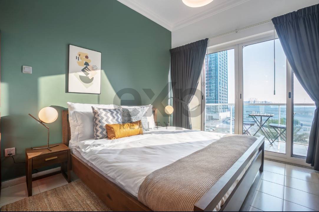 Apartment for sale in Dubai, Jumeirah Lake Towers (JLT), Dubai, 420 ft²