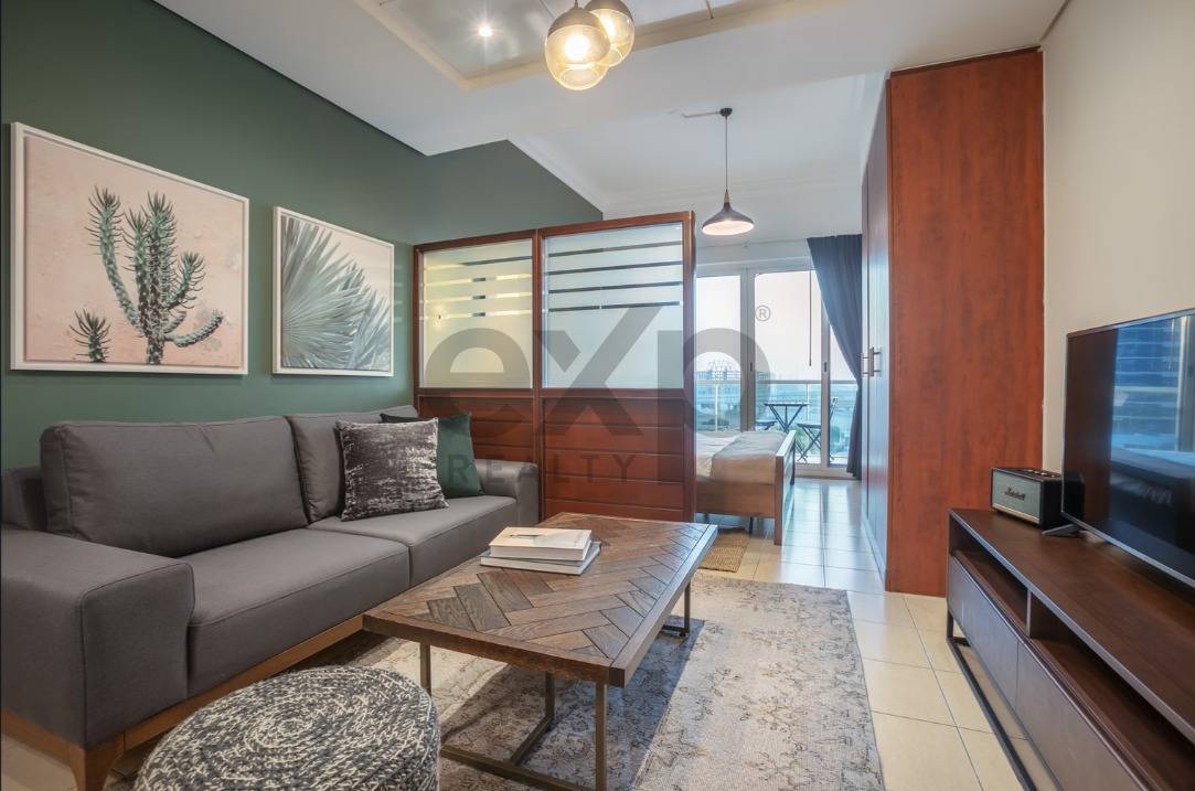 Apartment for sale in Dubai, Jumeirah Lake Towers (JLT), Dubai, 420 ft²