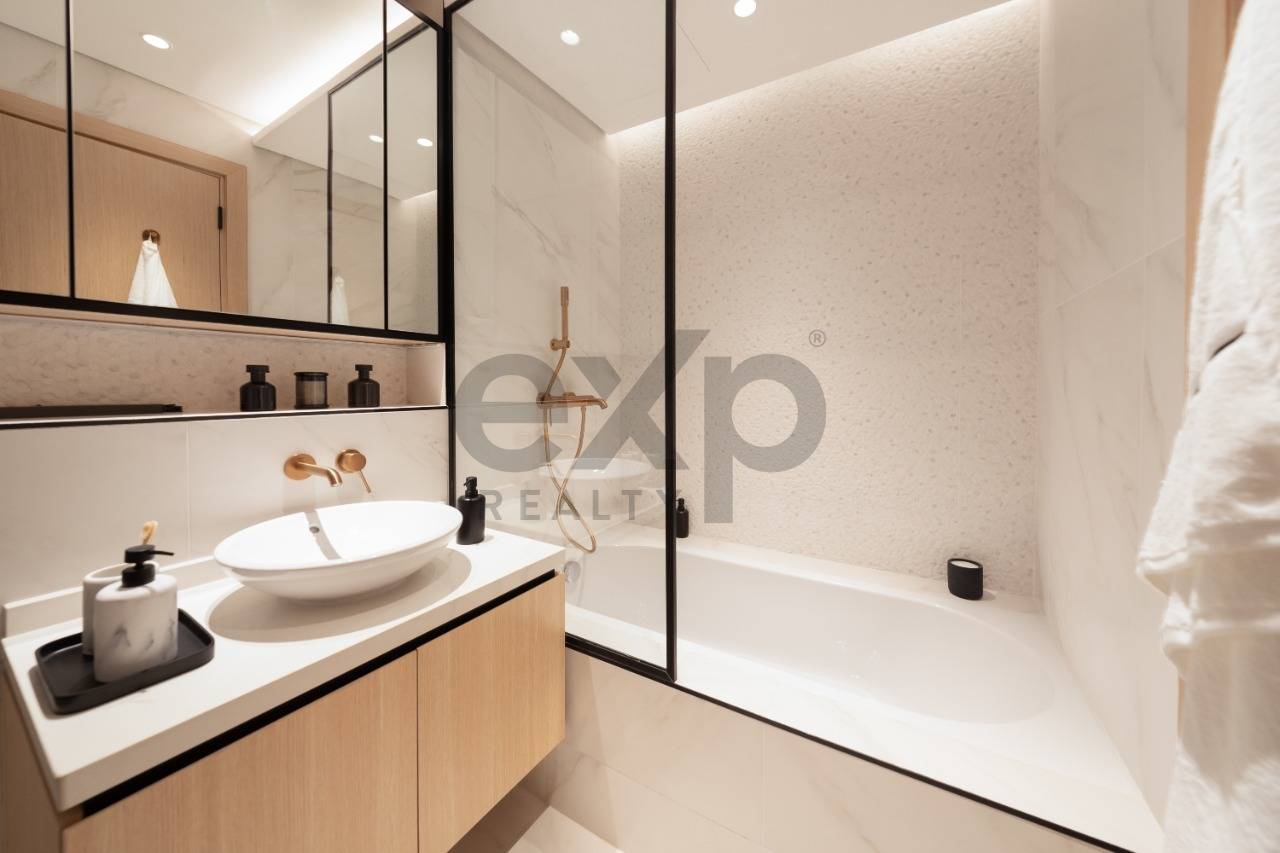 Apartment for sale in Dubai, Jumeirah Village Circle (JVC), Dubai, 973 ft²
