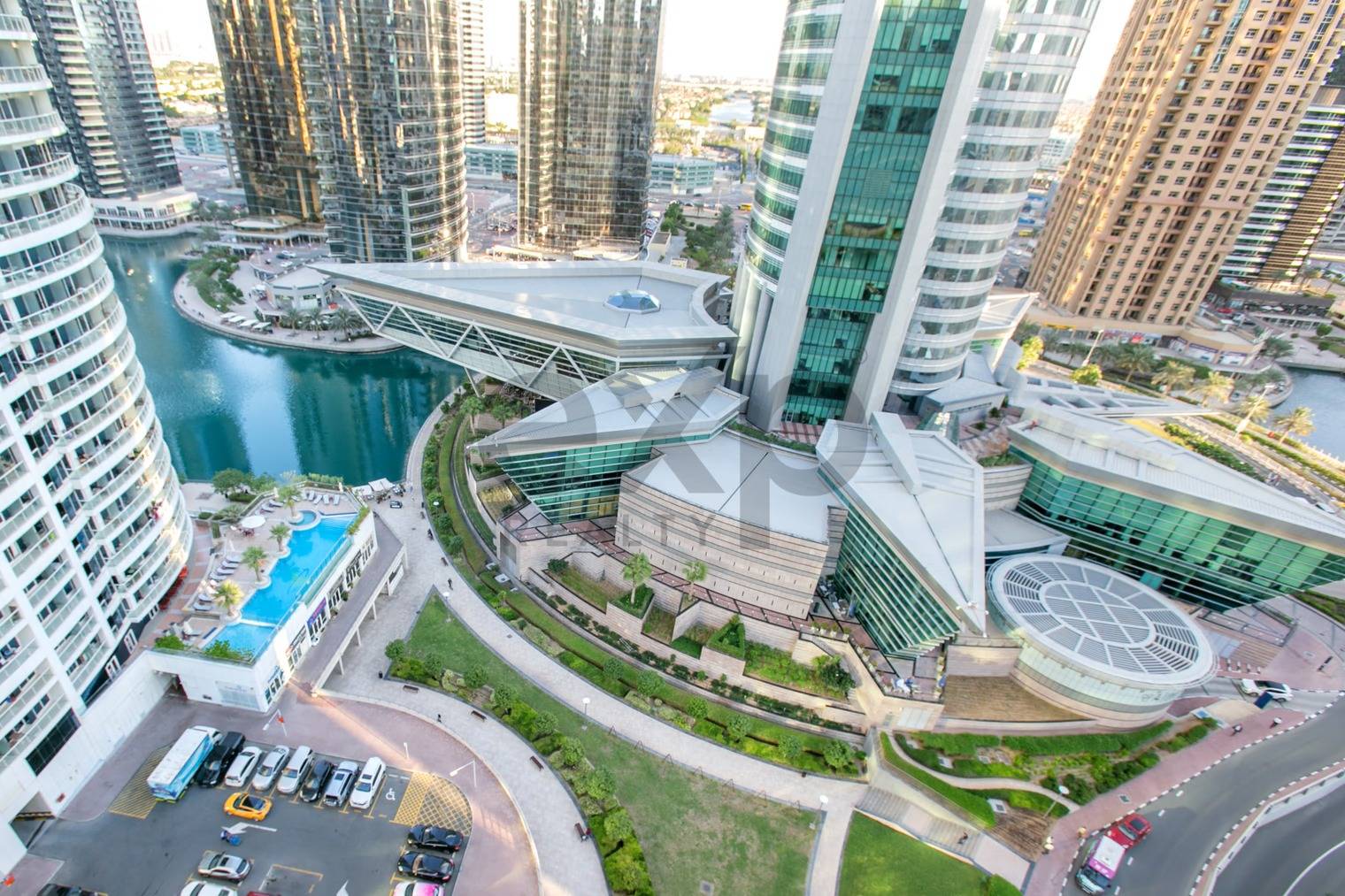Apartment for sale in Dubai, Jumeirah Lake Towers (JLT), Dubai, 581 ft²