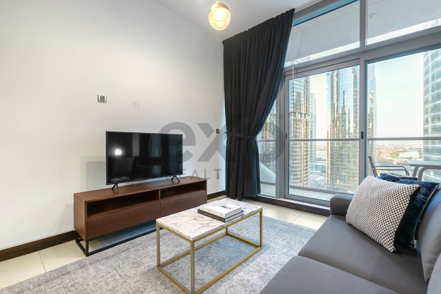 Apartment for sale in Dubai, Jumeirah Lake Towers (JLT), Dubai, 581 ft²