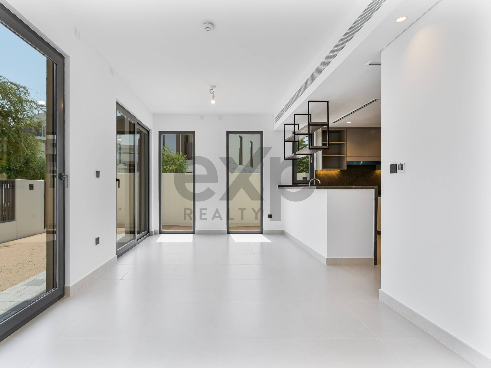 Townhouse for sale in Dubai, Tilal Al Ghaf, Dubai, 2471 ft²