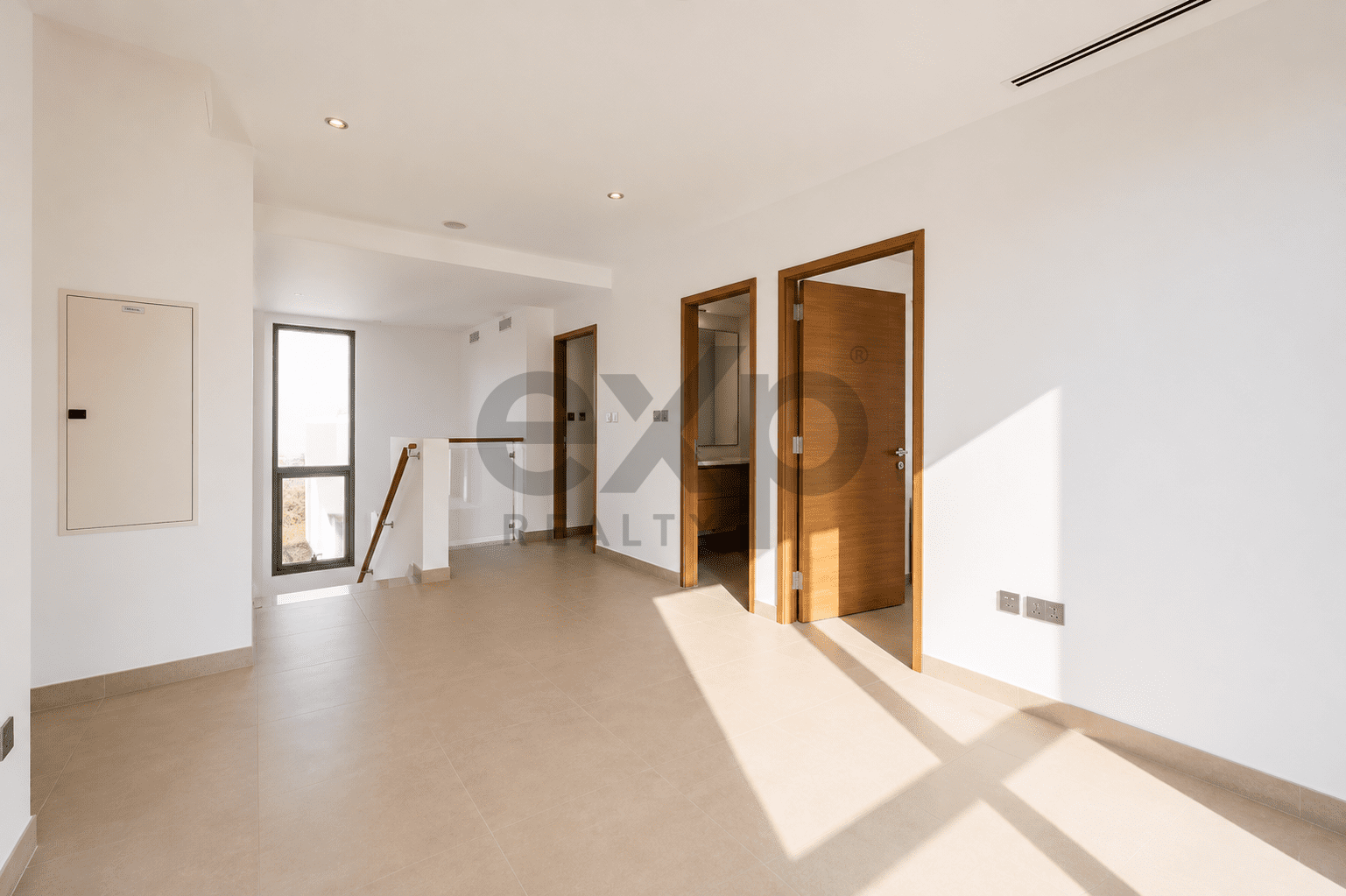 Vacant | Single Row | Large Plot | Corner Villa