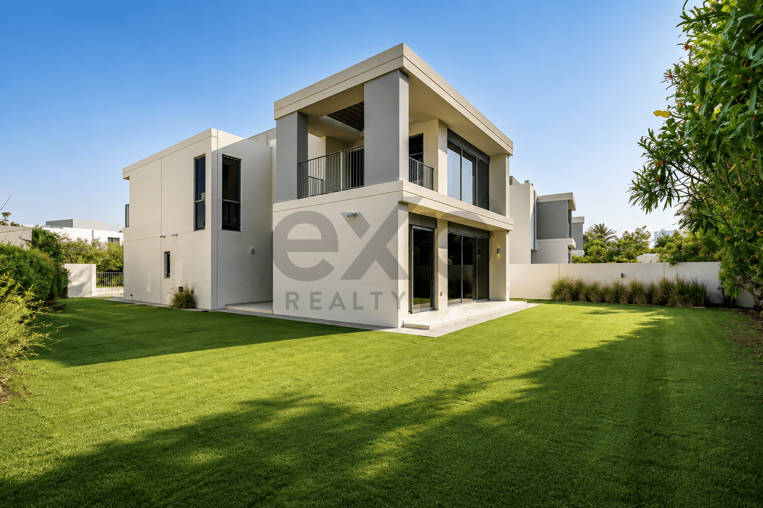 Vacant | Single Row | Large Plot | Corner Villa