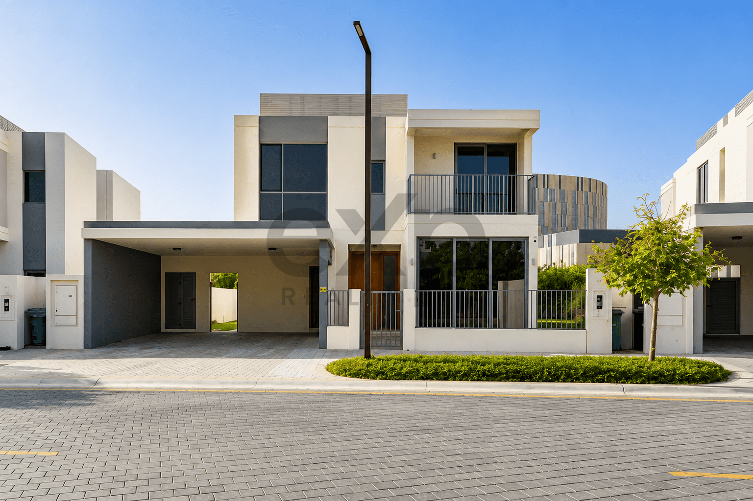Vacant | Single Row | Large Plot | Corner Villa
