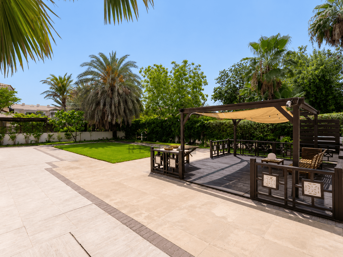 Villa for sale in Dubai, Green Community, Dubai, 9445 ft²