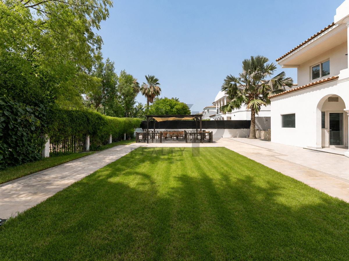 Villa for sale in Dubai, Green Community, Dubai, 9445 ft²