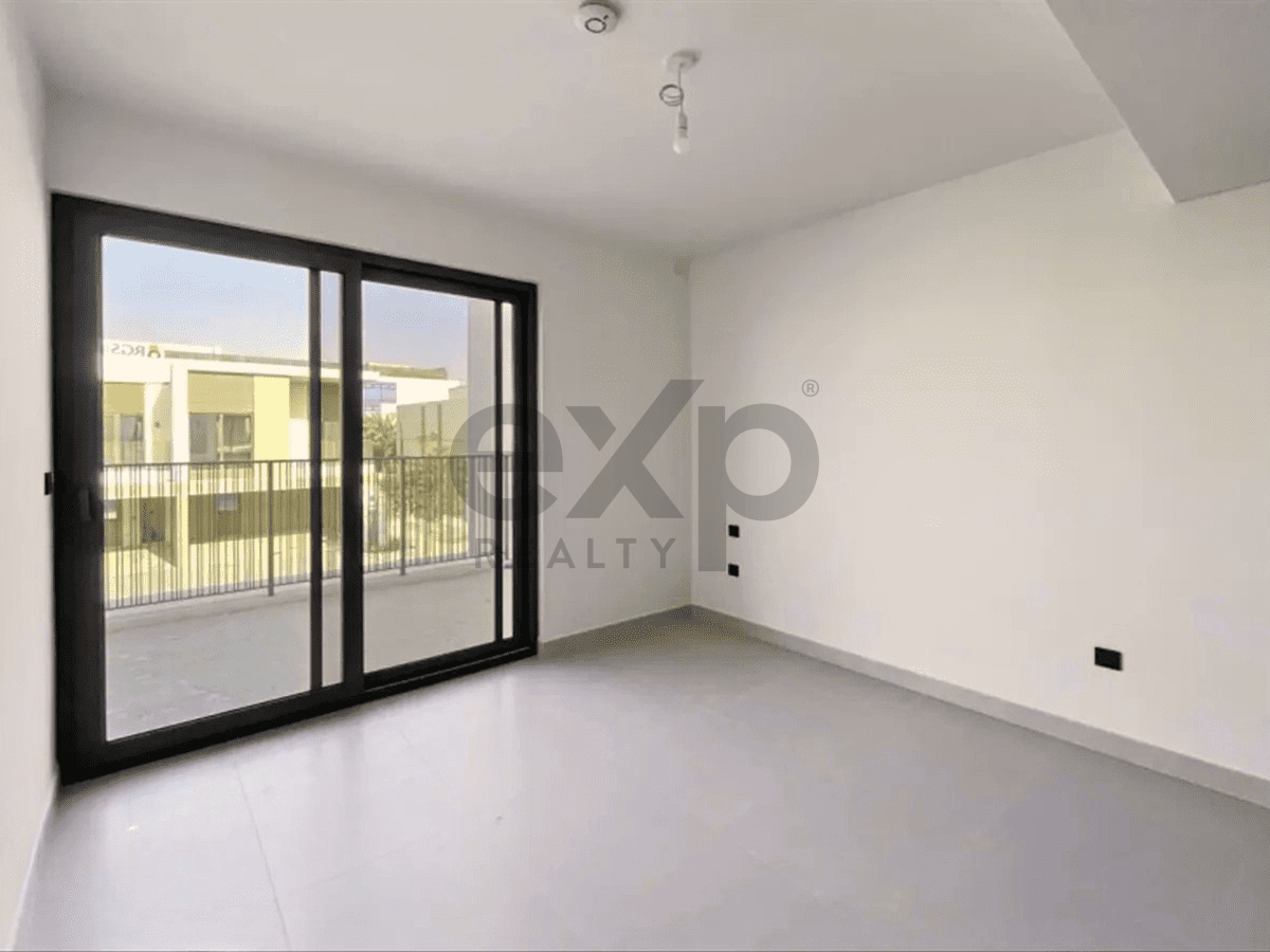 منزل متلاصق for sale in Dubai, Tilal Al Ghaf, Dubai, 2170 ft²