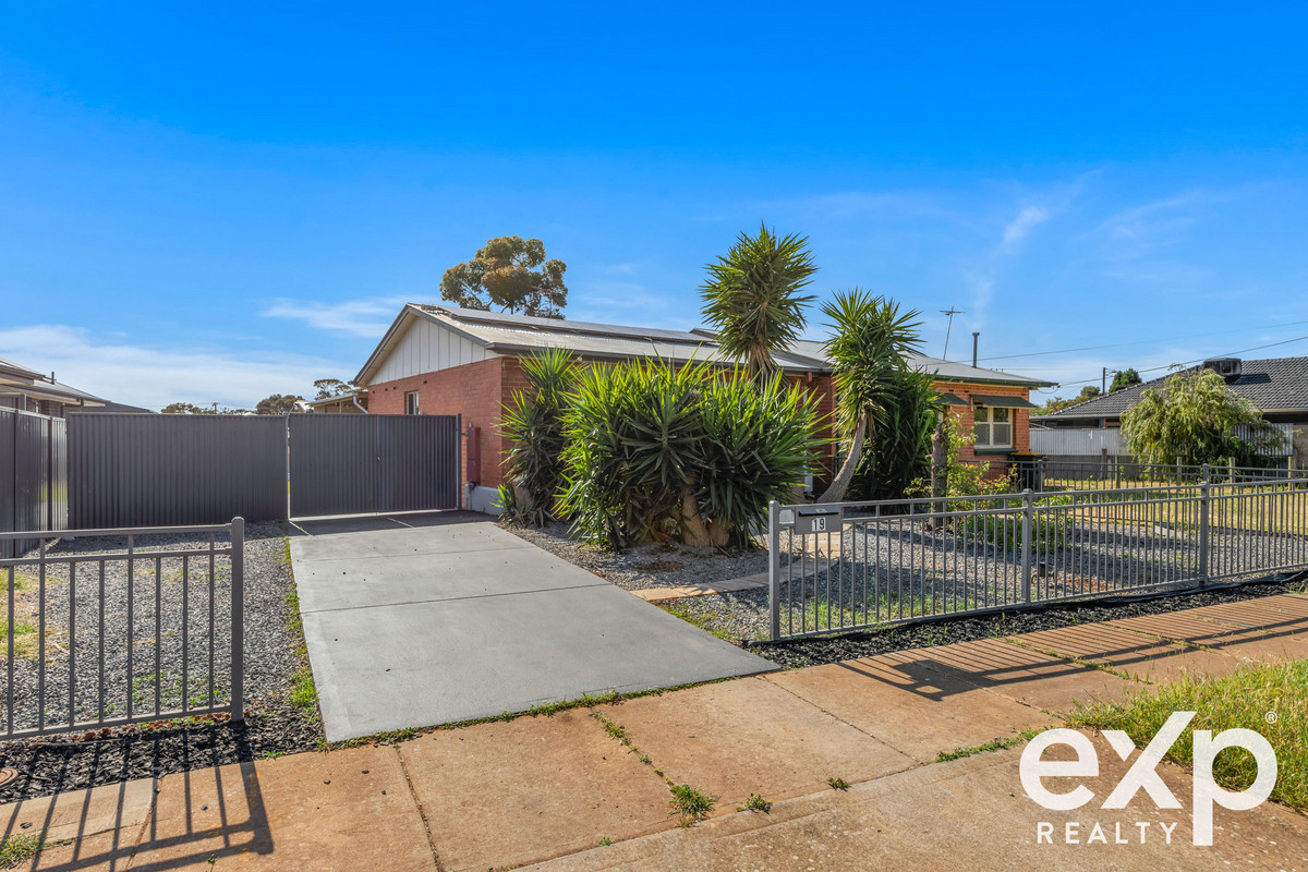 Residential for sale in Davoren Park, 19 Rowe Street, Davoren Park SA 5113, 581 m²