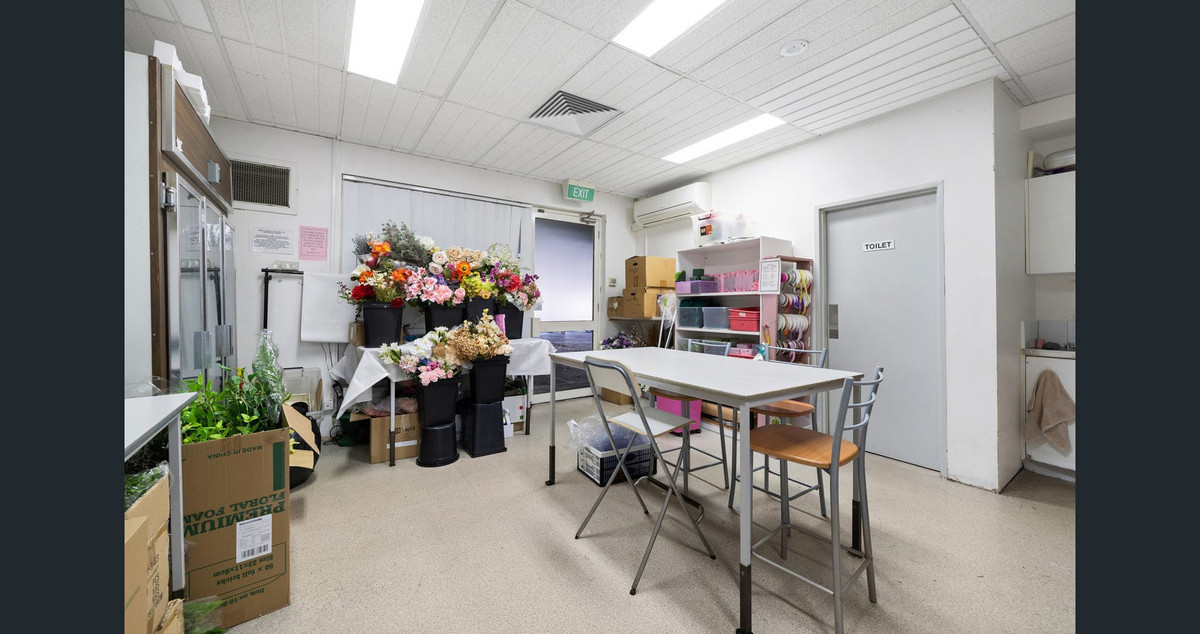 HUGE PRICE REDUCTION Desperate Sale MUST BE SOLD Invest/Occupy/Shop/Office/Retail