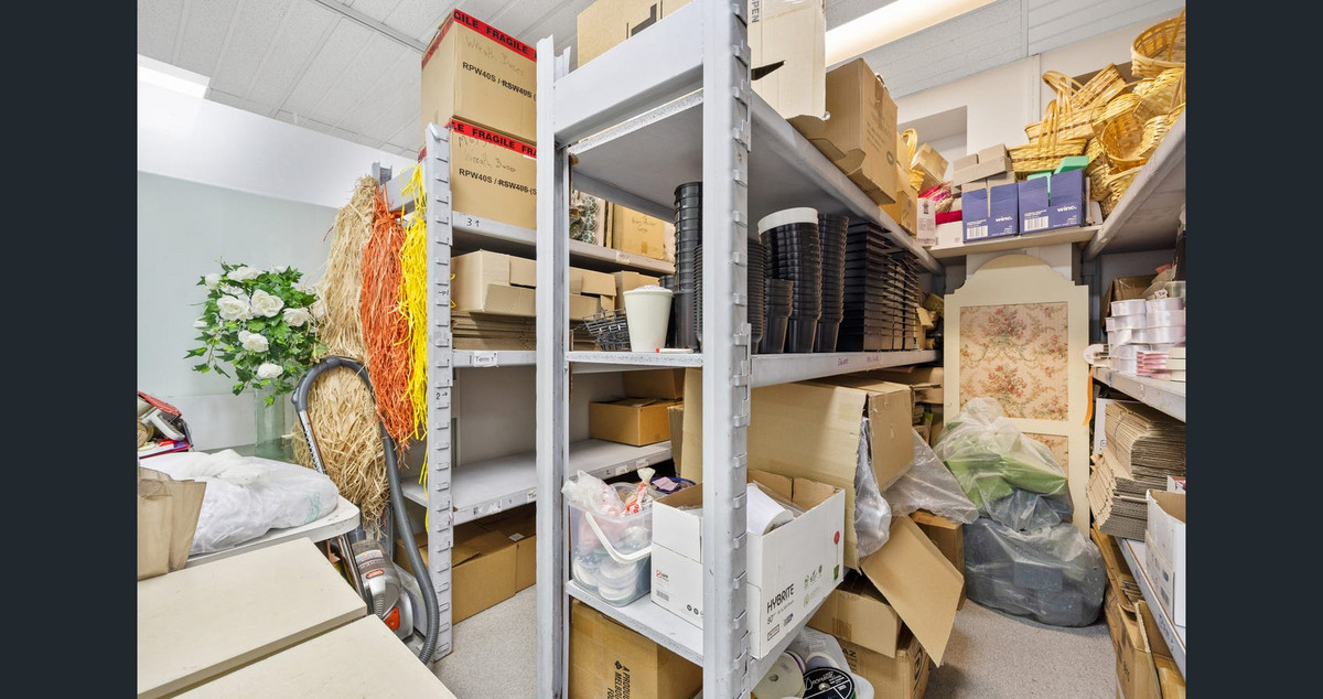 HUGE PRICE REDUCTION Desperate Sale MUST BE SOLD Invest/Occupy/Shop/Office/Retail