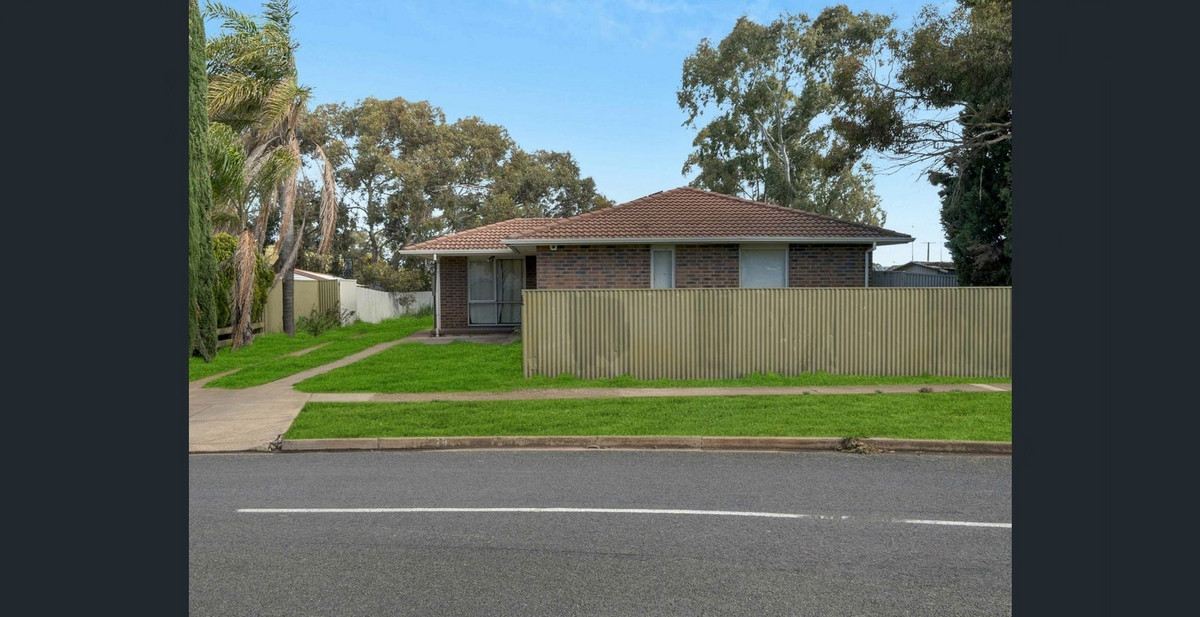 A solid brick, 3-bedroom home on a spacious lot!
712 sqm with 19.1 frontage
39 CARROLL AVE KILBURN