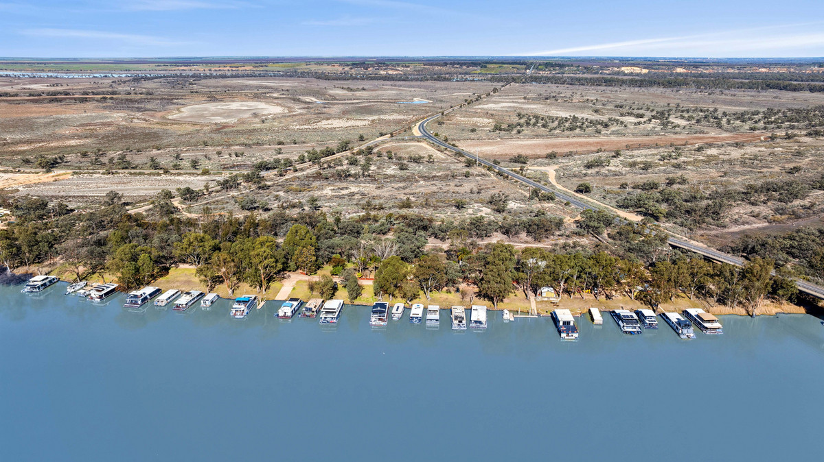 Prime Murray River Lifestyle Change & Investment – Income, Expansion & Rare Waterfront Access