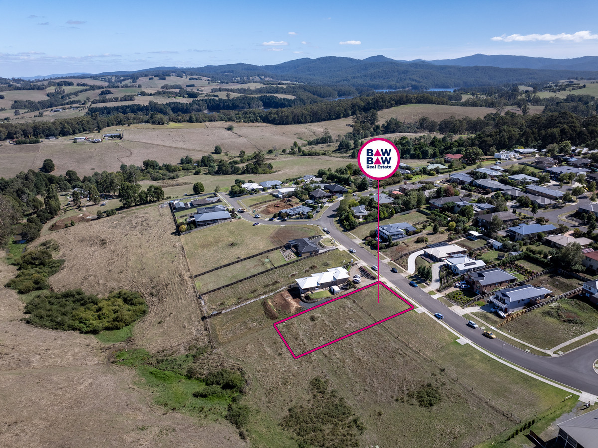 🌿 Scenic & Spacious – 1388m² Titled Block with Views & Services Available