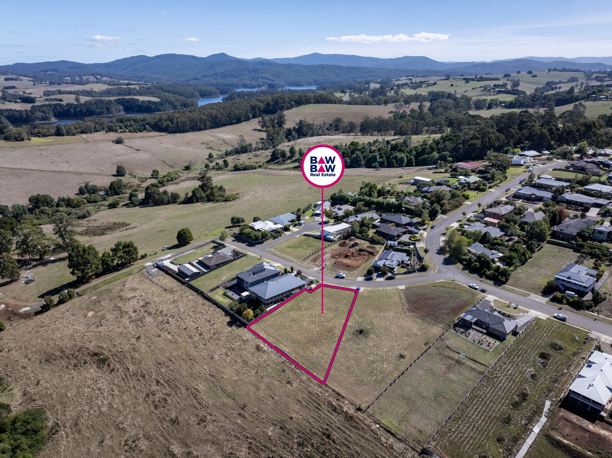 🌿 1860m² Titled Allotment with Stunning Outlook & Services Available