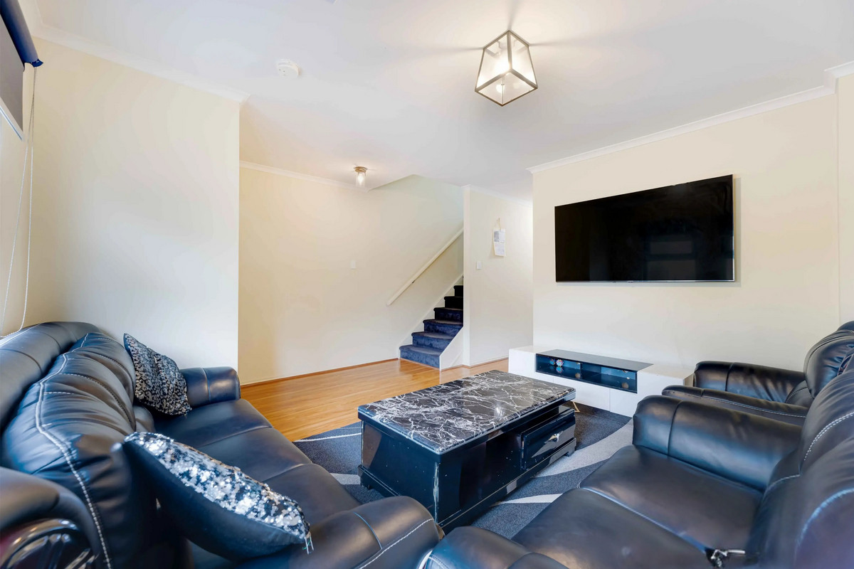 Contemporary 3-Bedroom Townhouse – Ridgehaven