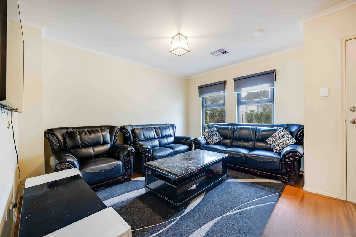 Contemporary 3-Bedroom Townhouse – Ridgehaven