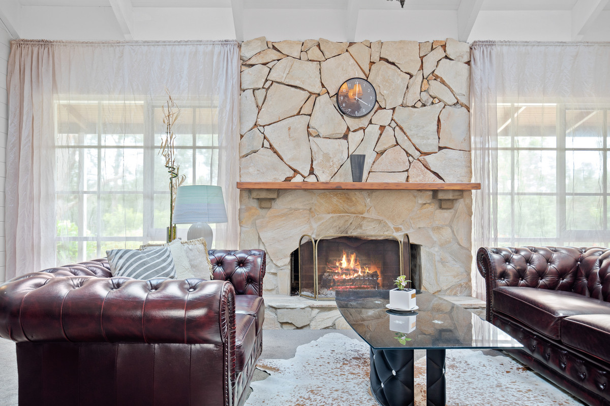 Fully Furnished Rural Retreat on 2.8 Acres