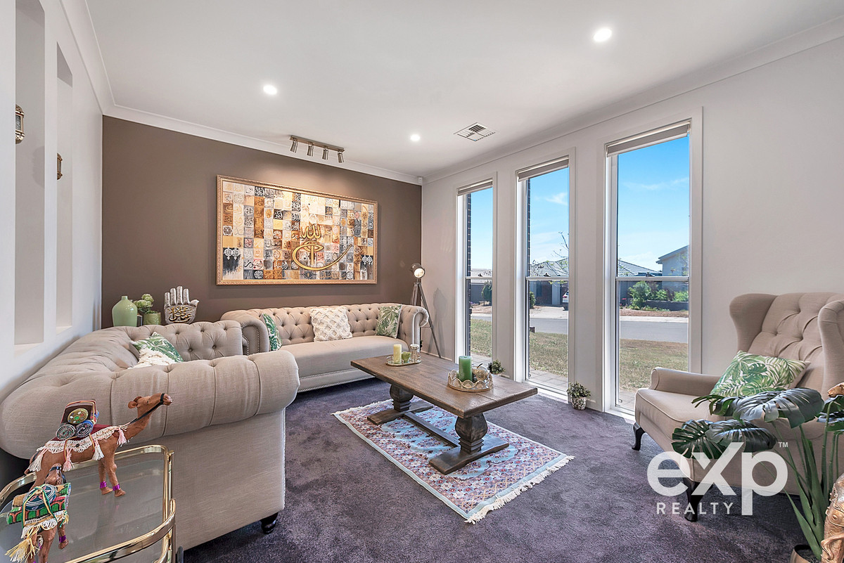 Luxury 6 Bedroom Family Home in the Prestigious Sanctuary Rise Estate