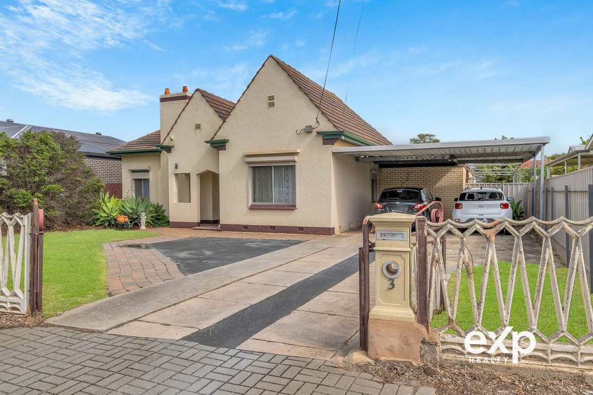 Spacious Family Home with 18.4m Frontage & Commercial Potential (STCC)