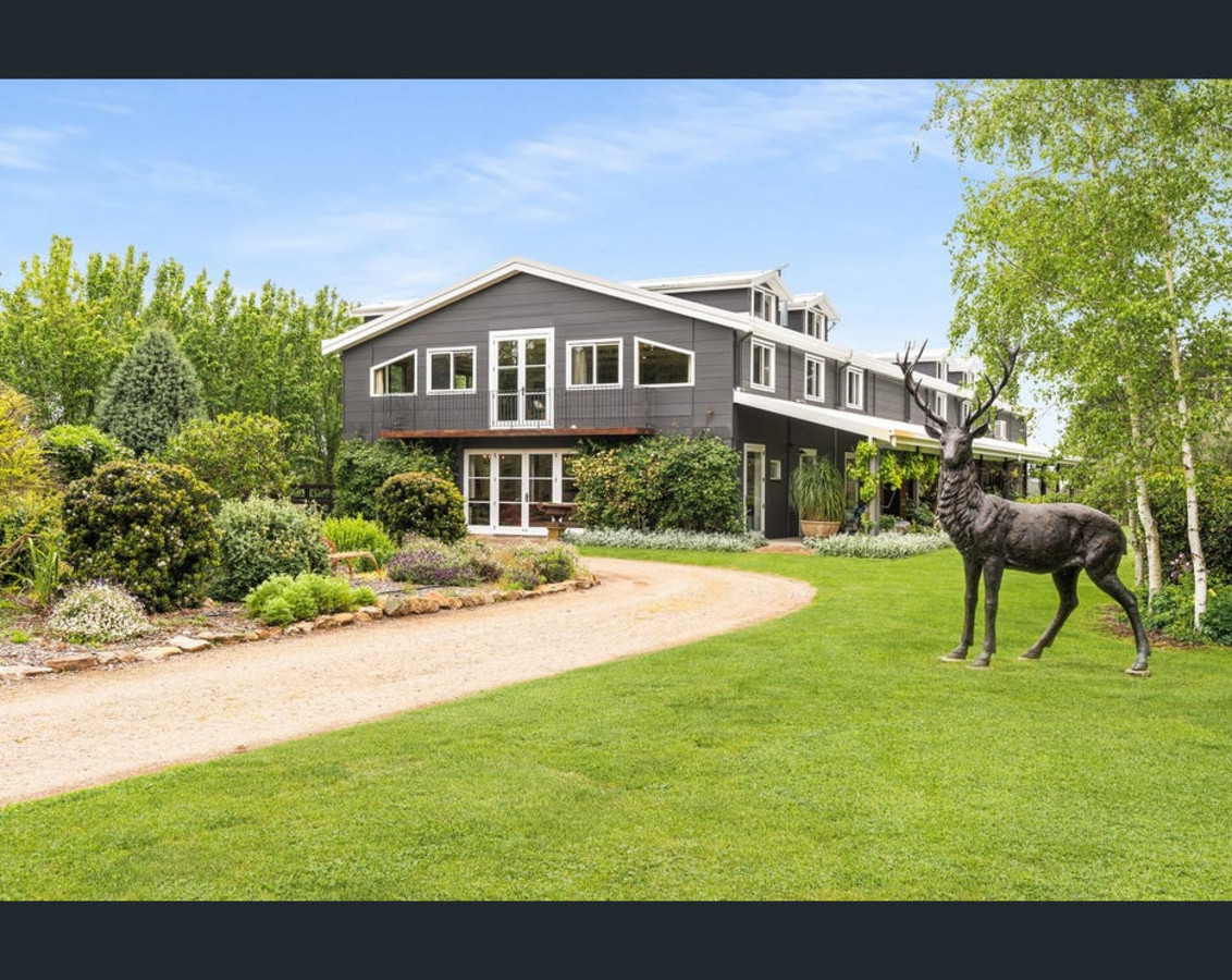 Rural lifestyle with Equestrian and events infrastructure!
