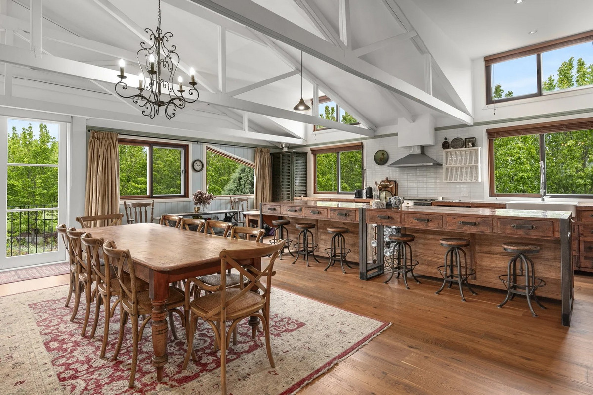 Rural lifestyle with Equestrian and events infrastructure!