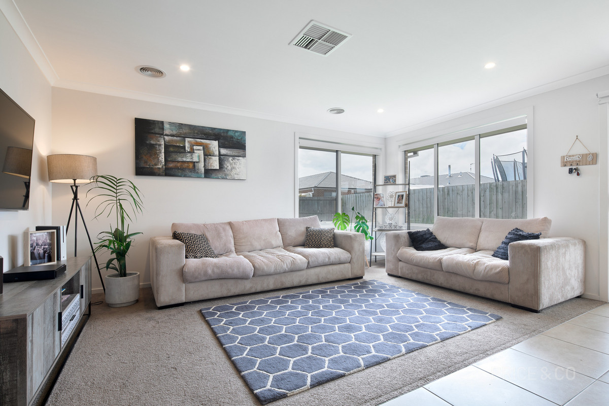 Modern Family Living in a Quiet, Convenient Dalyston Pocket