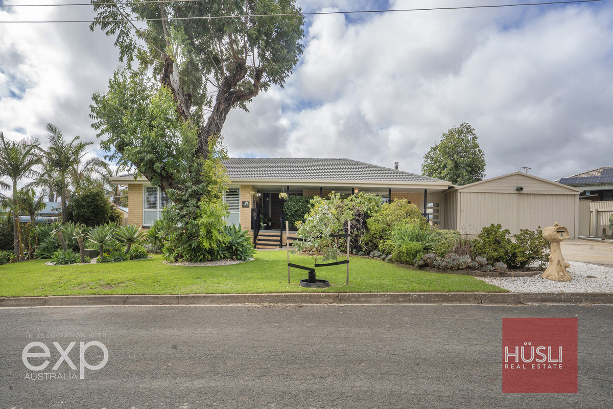 Move Straight In & Enjoy! $815’000 to $860,000