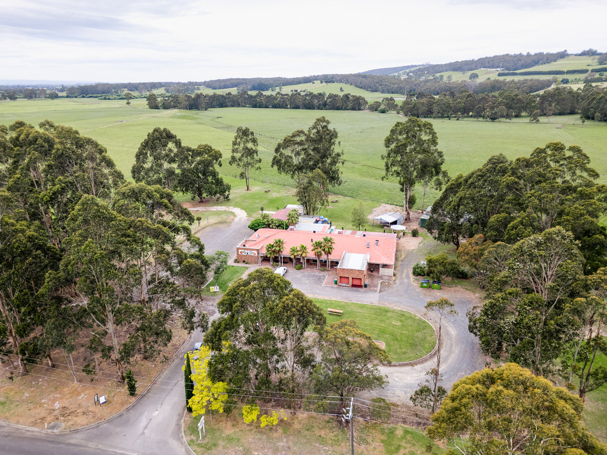 Your Dream Lifestyle Awaits - 4,000m²+ Lots with Breathtaking Rural Views